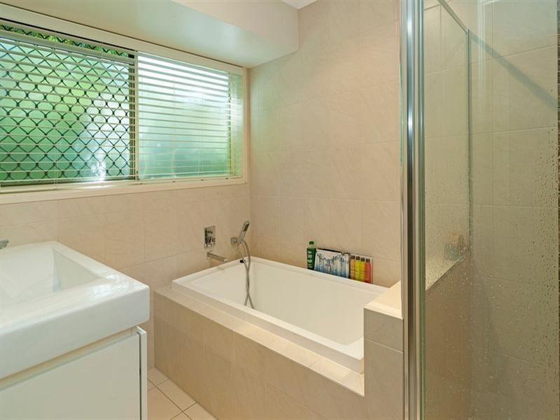 123 Mildura Drive, Helensvale QLD 4212