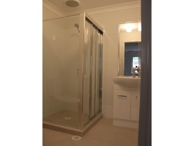 1/1 Jardine Street, Pacific Pines QLD 4211