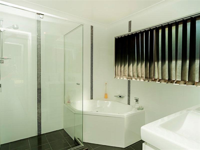 19 Tooraneedin Road, Coomera QLD 4209