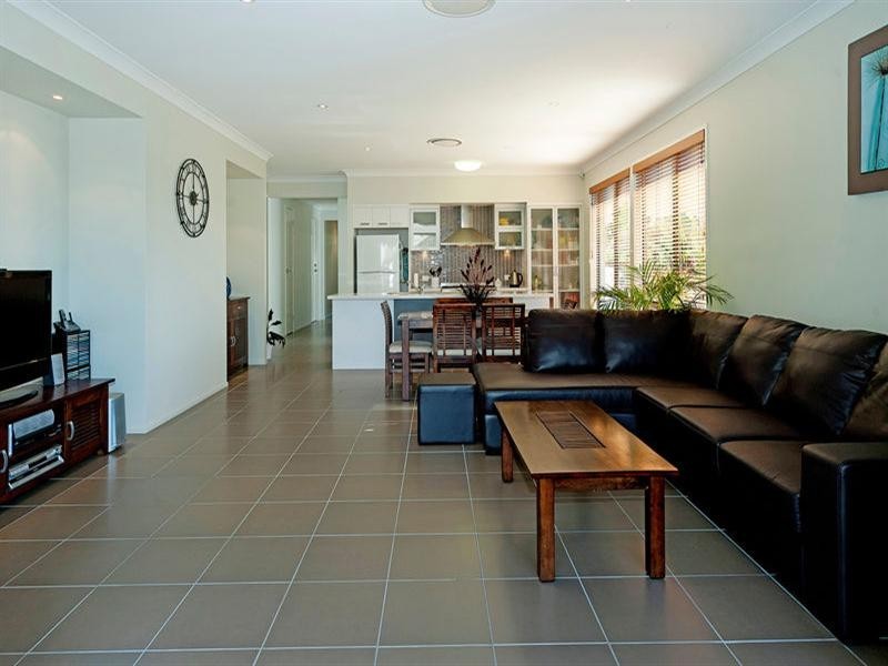 14 Codrington Circuit, Pacific Pines QLD 4211