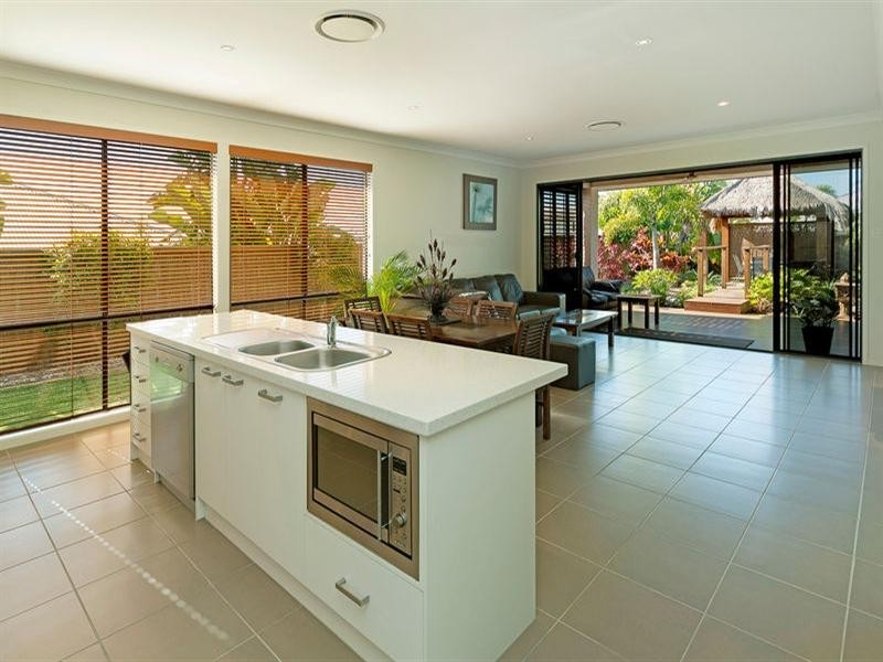 14 Codrington Circuit, Pacific Pines QLD 4211