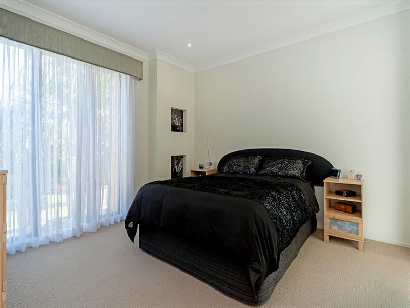 14 Codrington Circuit, Pacific Pines QLD 4211