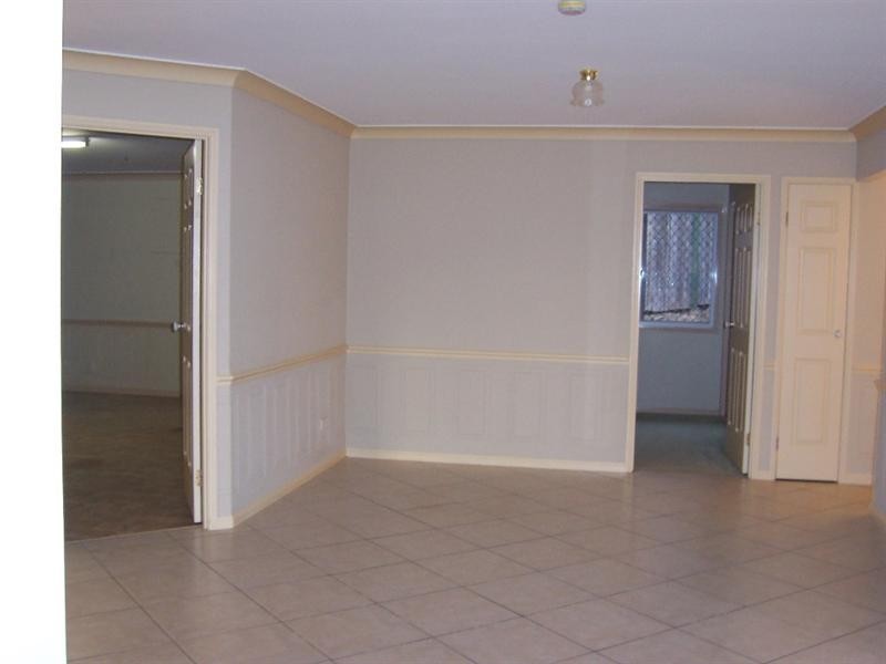 184 Universal Street, Gaven QLD 4211