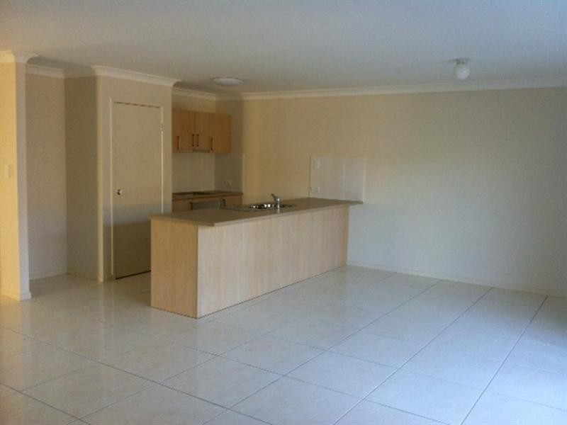 1/8 Bayrick Street, Pacific Pines QLD 4211