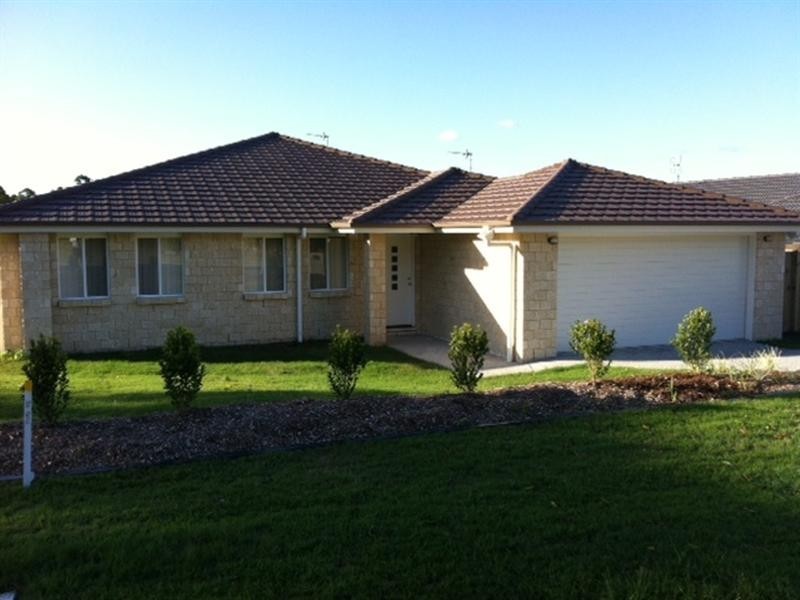 1/8 Bayrick Street, Pacific Pines QLD 4211