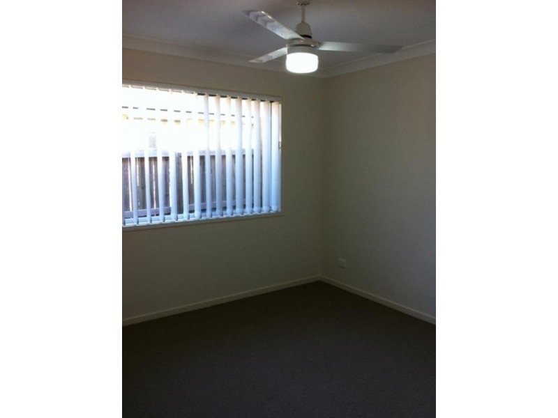 1/8 Bayrick Street, Pacific Pines QLD 4211