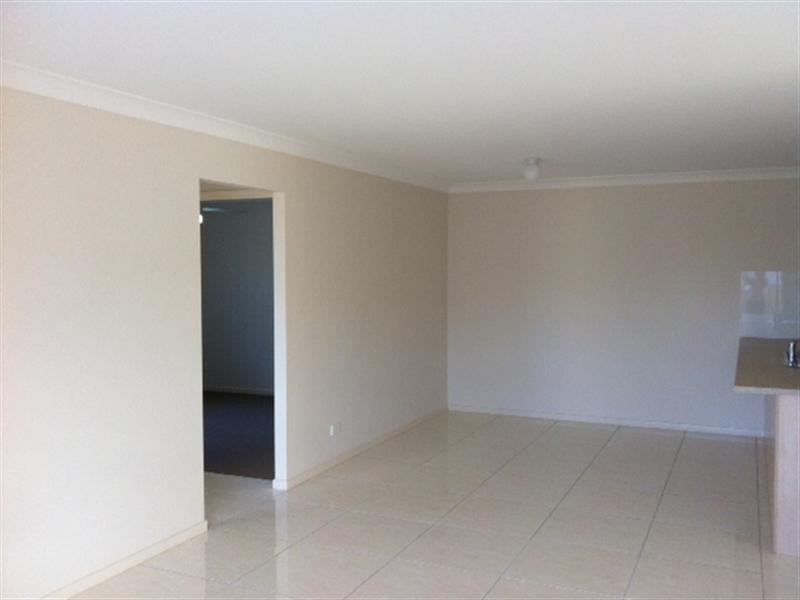 1/8 Bayrick Street, Pacific Pines QLD 4211