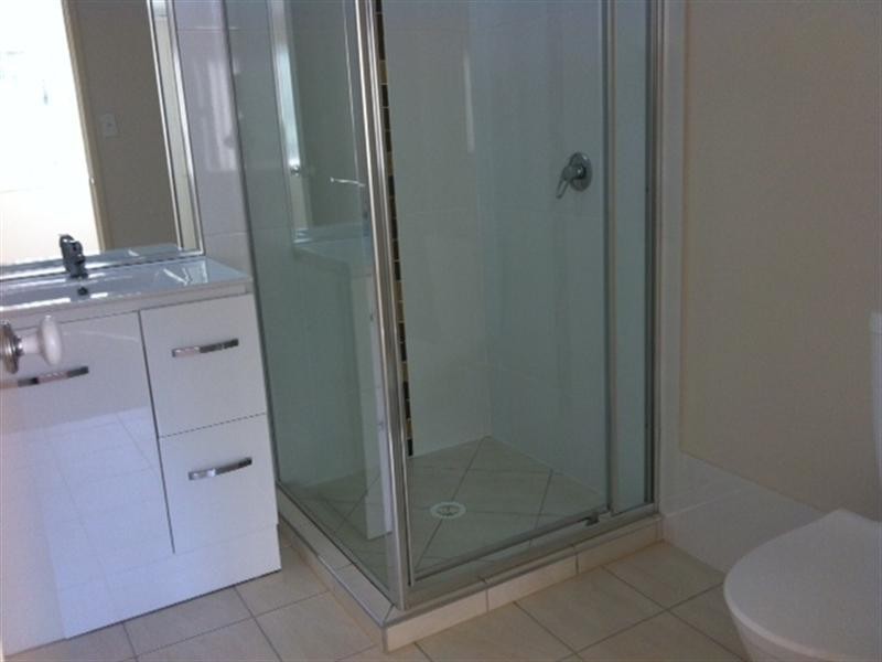 1/8 Bayrick Street, Pacific Pines QLD 4211