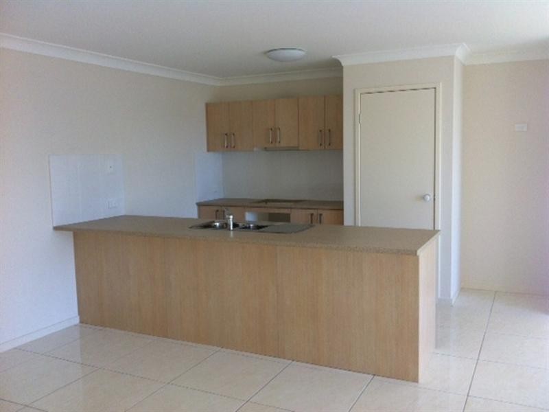 1/8 Bayrick Street, Pacific Pines QLD 4211