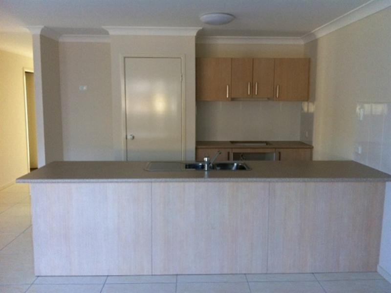 1/8 Bayrick Street, Pacific Pines QLD 4211