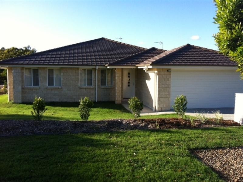 1/8 Bayrick Street, Pacific Pines QLD 4211