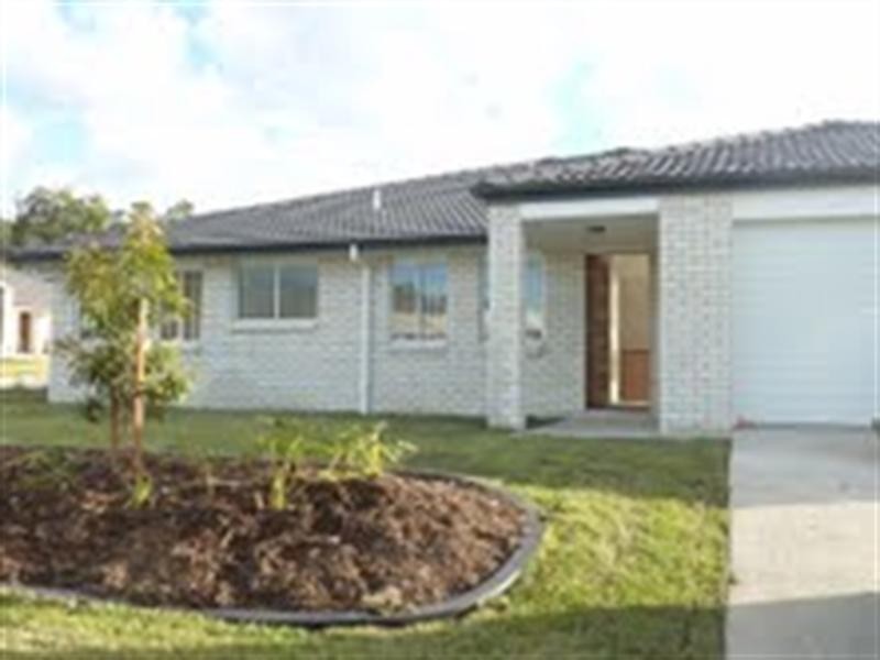 82 Wunburra Circuit, Pacific Pines QLD 4211