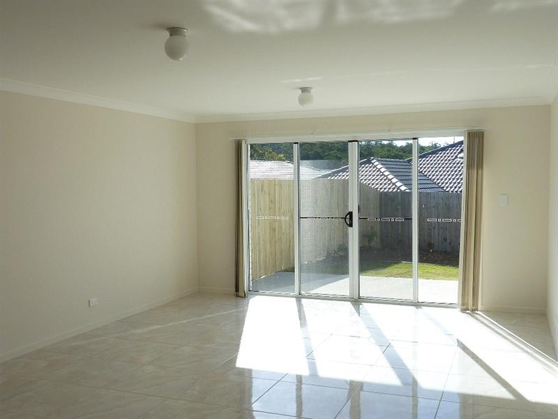 82 Wunburra Circuit, Pacific Pines QLD 4211