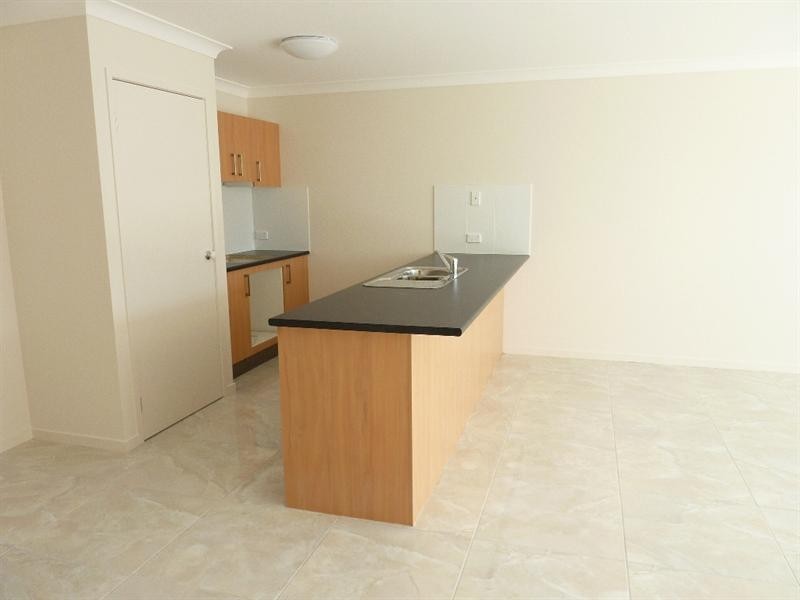 82 Wunburra Circuit, Pacific Pines QLD 4211