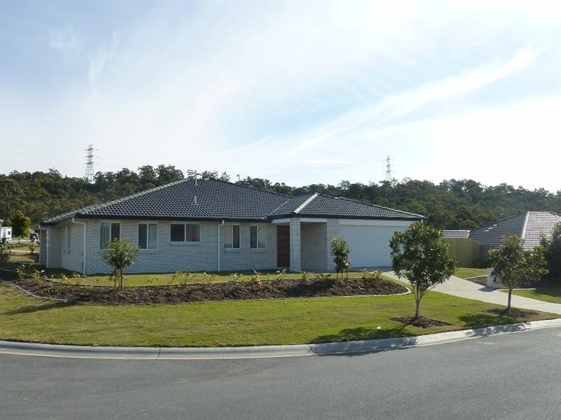 82 Wunburra Circuit, Pacific Pines QLD 4211