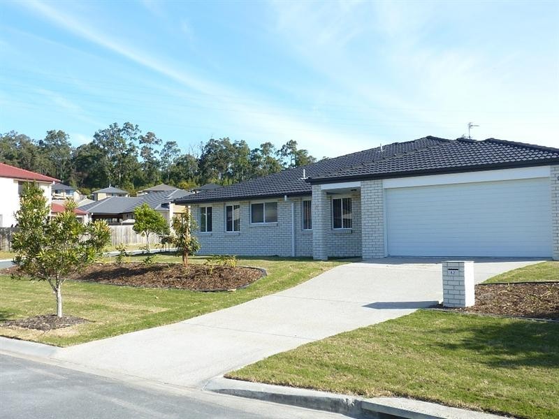 82 Wunburra Circuit, Pacific Pines QLD 4211