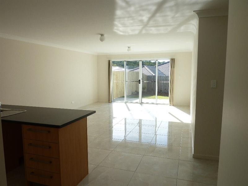 82 Wunburra Circuit, Pacific Pines QLD 4211