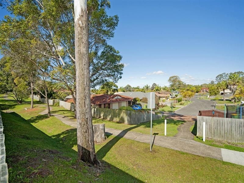 10/137 Olsen Avenue, Labrador QLD 4215