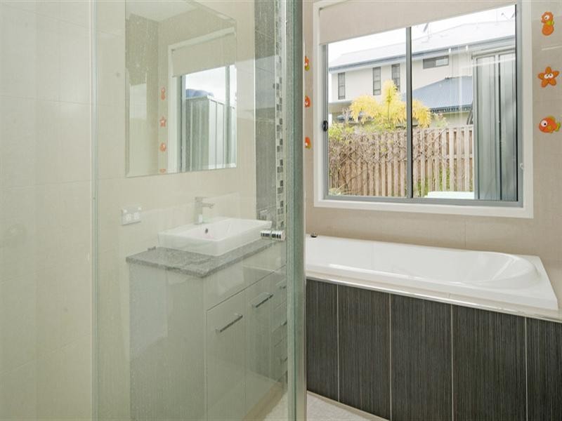 99 McAuley Parade, Pacific Pines QLD 4211