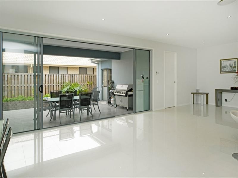 99 McAuley Parade, Pacific Pines QLD 4211