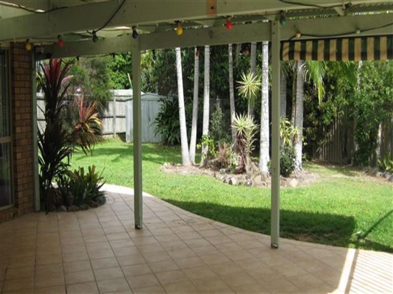 8 Pambula Court, Helensvale QLD 4212
