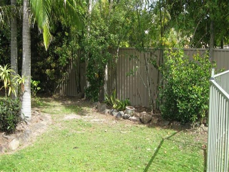 8 Pambula Court, Helensvale QLD 4212