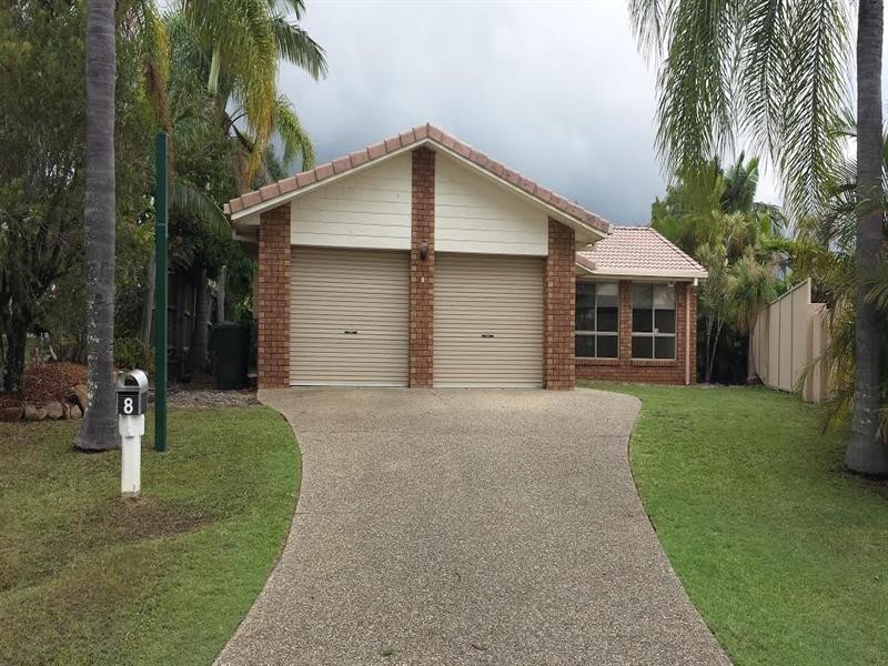 8 Pambula Court, Helensvale QLD 4212