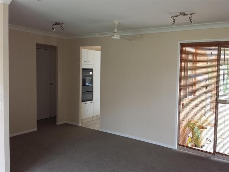 8 Pambula Court, Helensvale QLD 4212