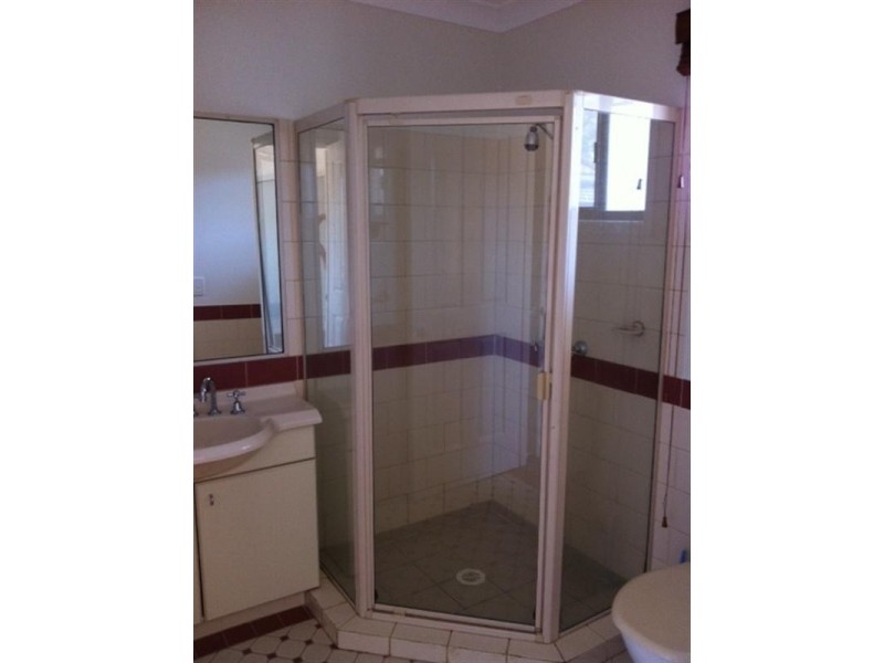 8/19 Doyalson Place, Helensvale QLD 4212