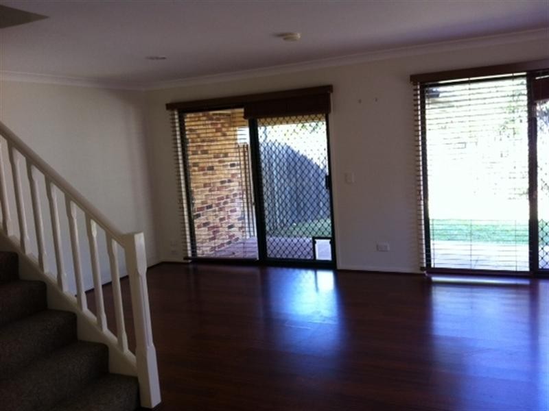 8/19 Doyalson Place, Helensvale QLD 4212