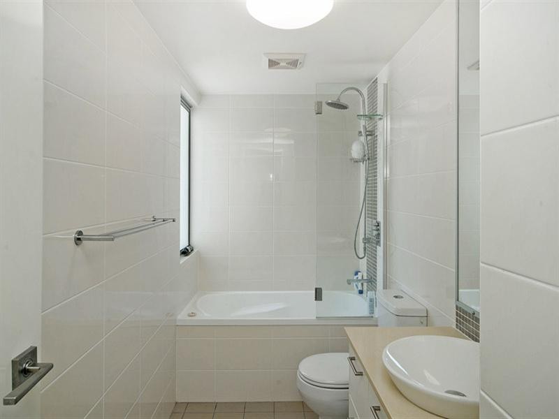 111 Lindfield Road HELENSVALE Central, Helensvale QLD 4212