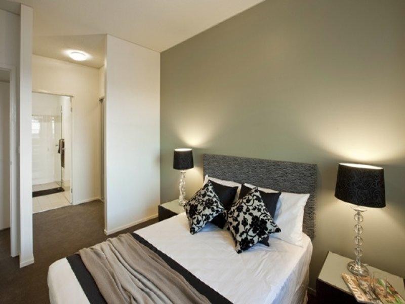 111 Lindfield Road HELENSVALE Central, Helensvale QLD 4212