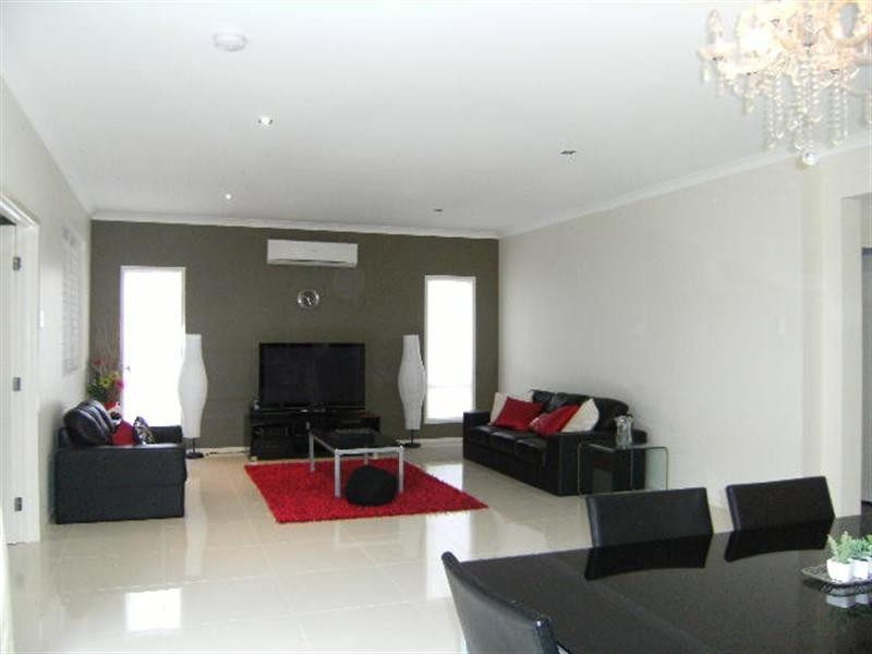 22 Willunga Street, Pacific Pines QLD 4211