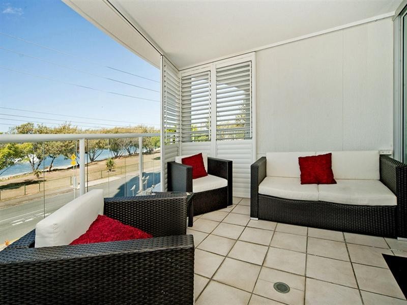 5/242 Marine Parade, Labrador QLD 4215