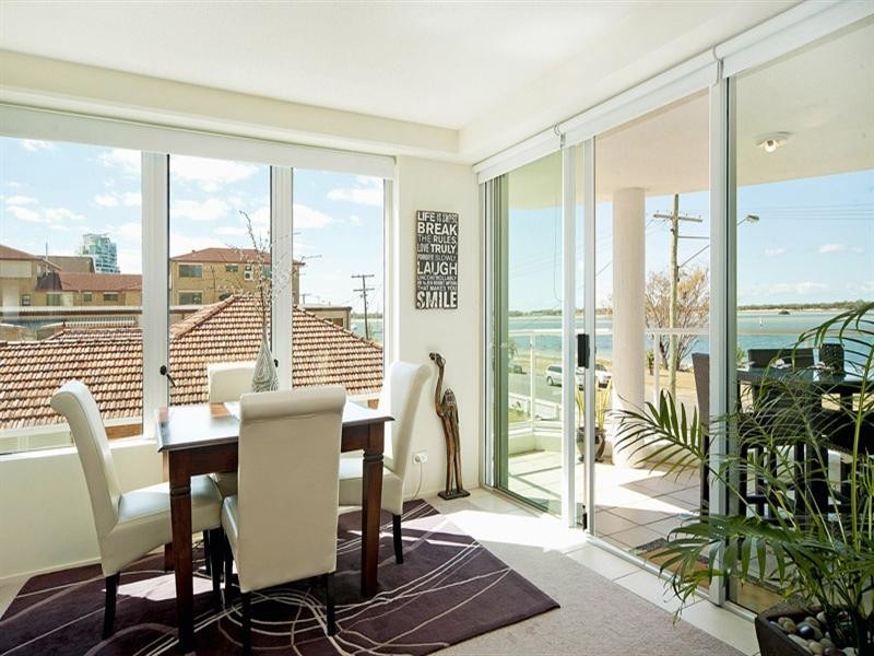 5/242 Marine Parade, Labrador QLD 4215