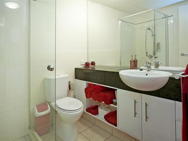 5/242 Marine Parade, Labrador QLD 4215