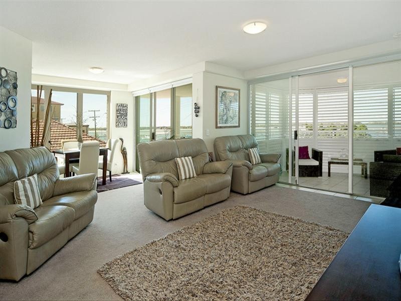 5/242 Marine Parade, Labrador QLD 4215