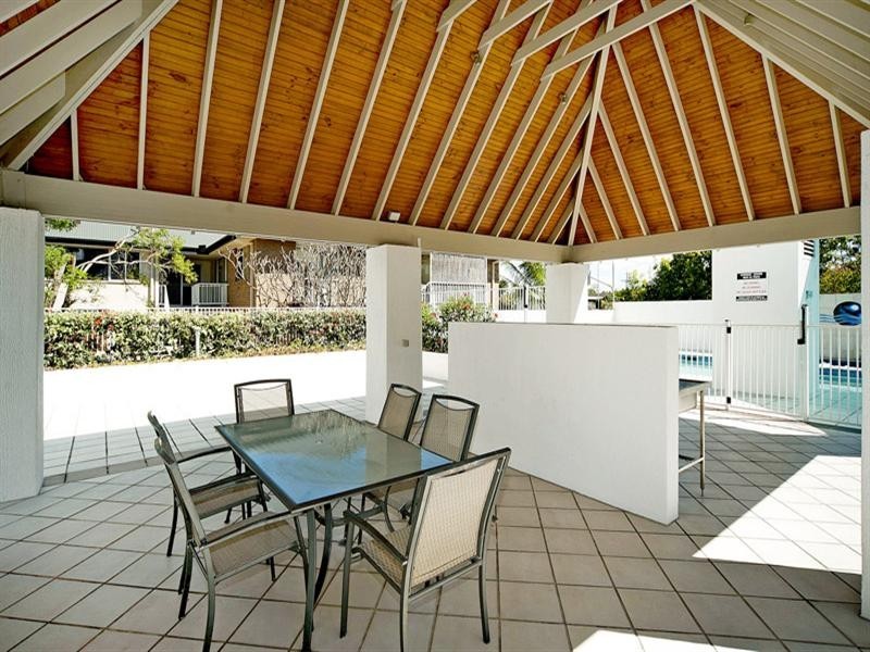 5/242 Marine Parade, Labrador QLD 4215