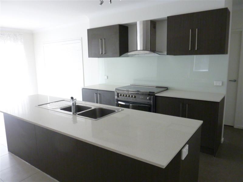 15 Buchanan Circuit, Oxenford QLD 4210