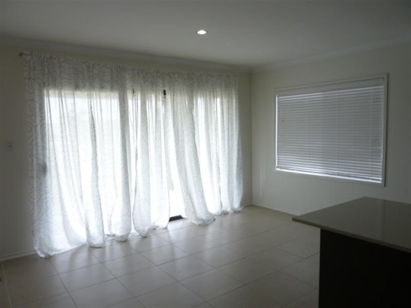 15 Buchanan Circuit, Oxenford QLD 4210