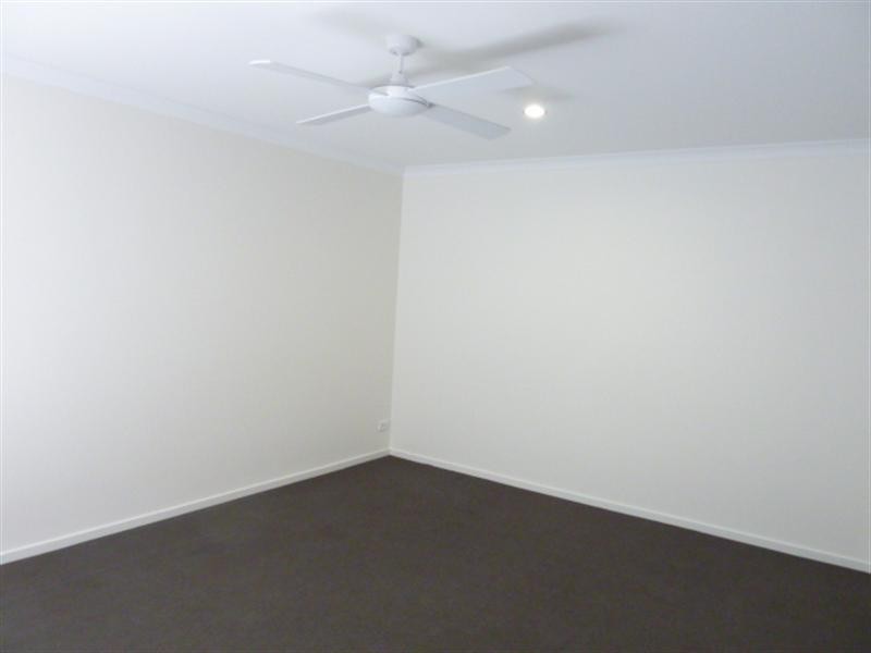 15 Buchanan Circuit, Oxenford QLD 4210