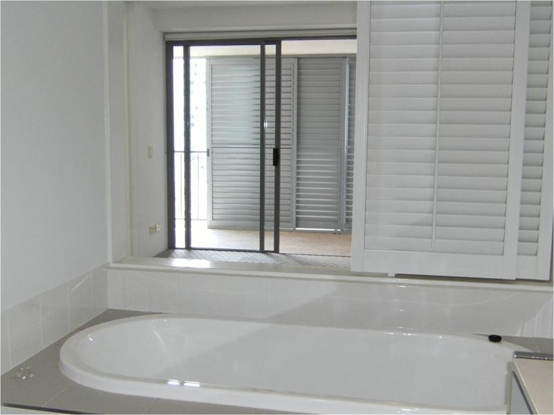 132/105 Scarborough Street, Southport QLD 4215