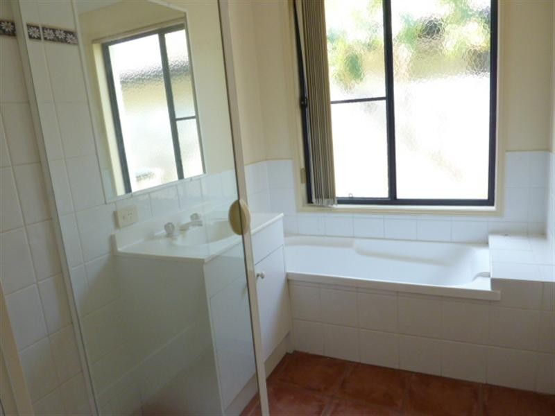 33A Serafina Drive, Helensvale QLD 4212