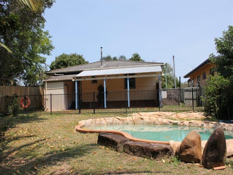 3 First Avenue, Labrador QLD 4215