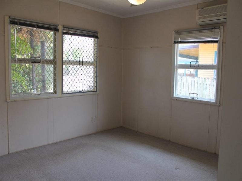 3 First Avenue, Labrador QLD 4215