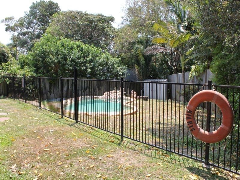 3 First Avenue, Labrador QLD 4215