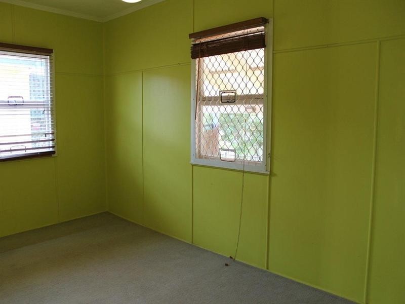 3 First Avenue, Labrador QLD 4215