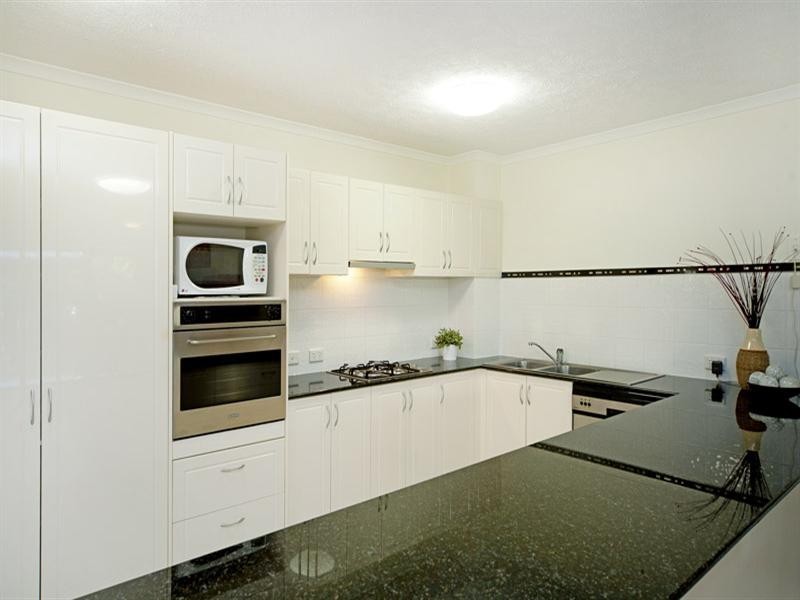 10/38-56 Casey’s Road, Hope Island QLD 4212