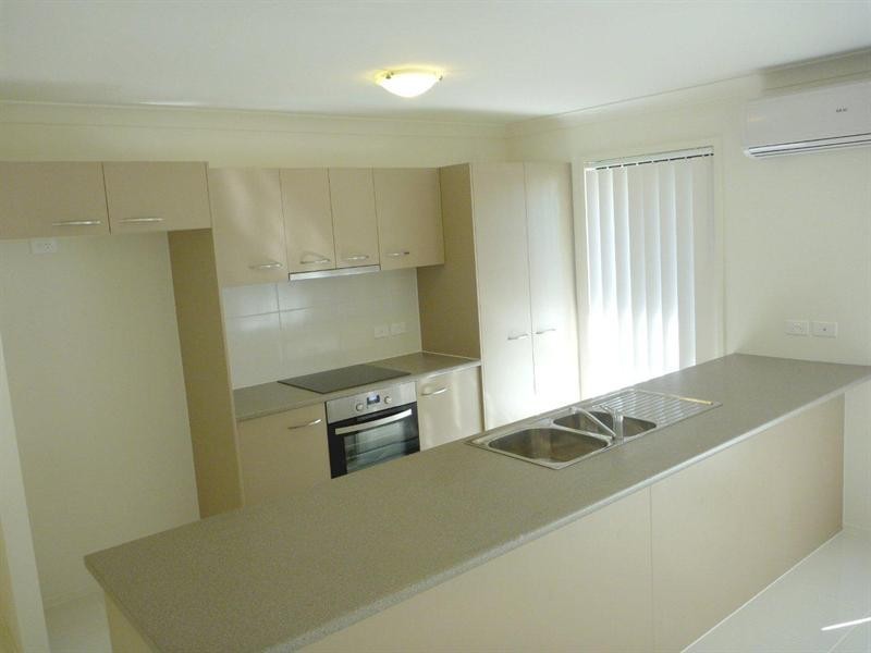 24 Rise Circuit, Pacific Pines QLD 4211