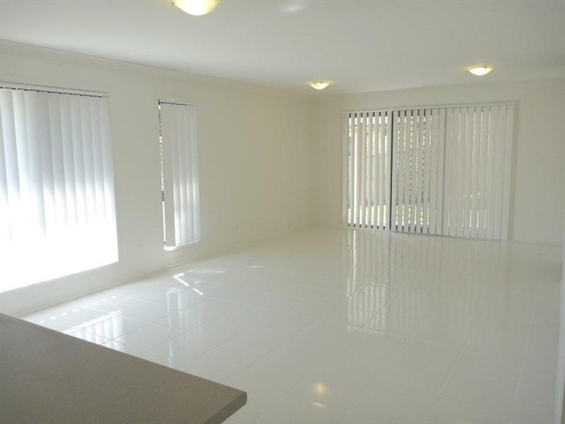 24 Rise Circuit, Pacific Pines QLD 4211